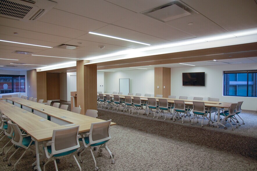 More Photos Of 11 DuPont Cir NW, Washington Office For Lease