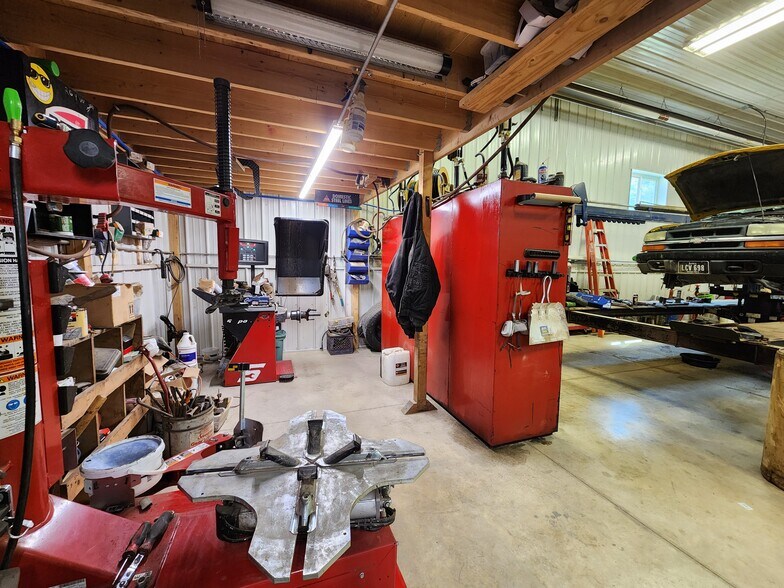 More Photos Of 310 Highway 71, Sioux Rapids Auto Repair For Sale