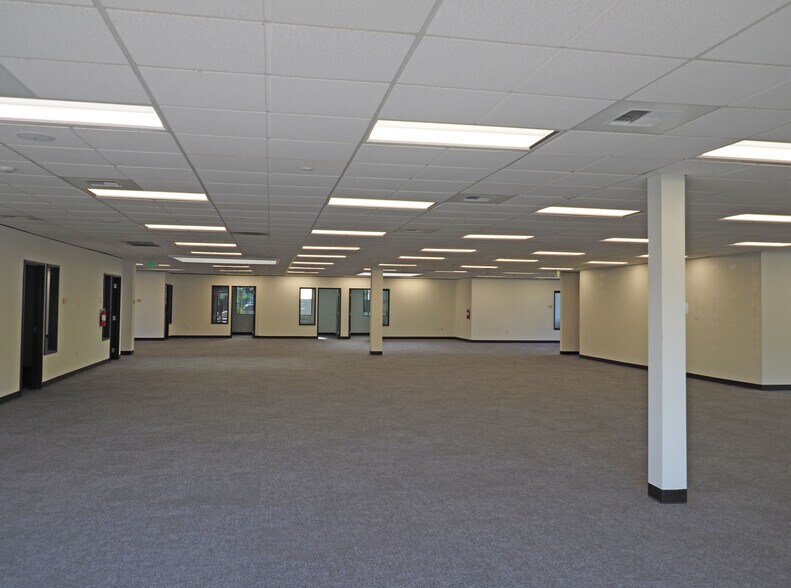More Photos Of 1131 SW 7th St, Renton Office For Sale