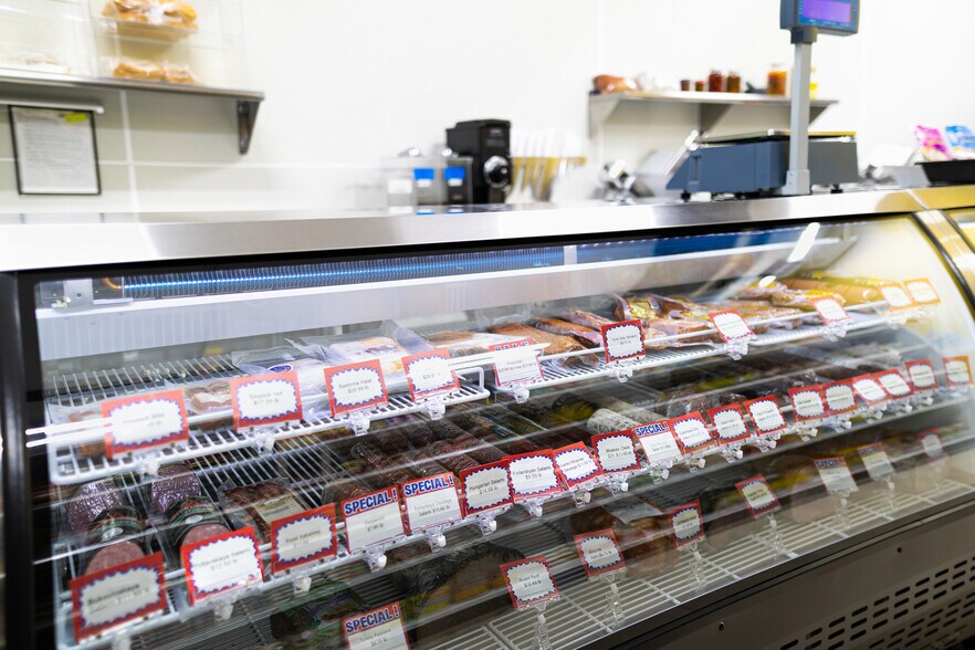 More Photos Of 10124-10138 Topanga Canyon Blvd, Chatsworth General Retail For Sale