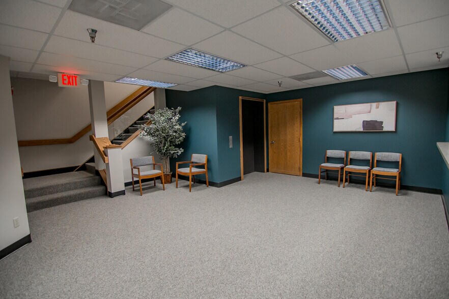 More Photos Of 631 Saint Anne St, Rapid City Medical For Lease