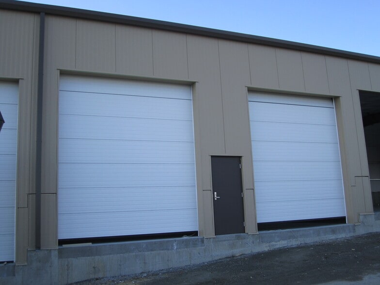More Photos Of 579 Weeden St, Pawtucket Light Manufacturing For Lease