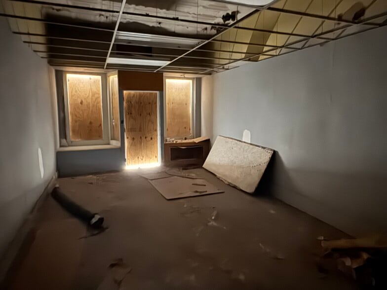 More Photos Of 369-371 S Central Ave, Columbus Bar For Sale