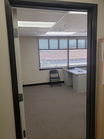 More Photos Of 28348 Roadside Dr, Agoura Hills Office For Lease