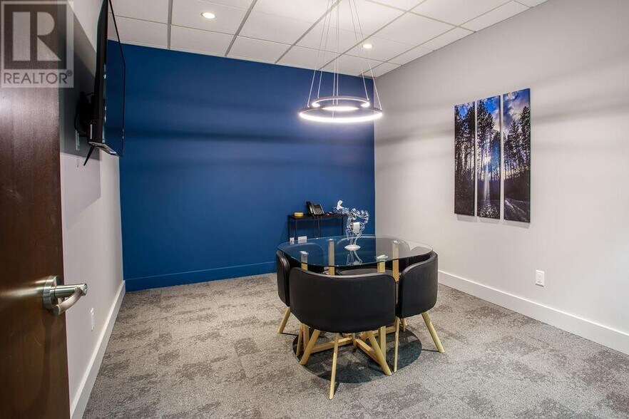 More Photos Of 1455 Ellis St, Kelowna Office Residential For Lease