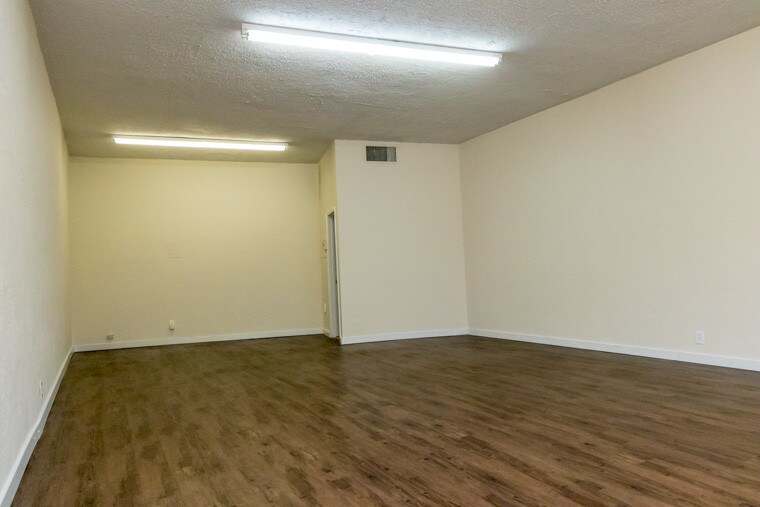 More Photos Of 1311-1401 S Dixie Hwy E, Pompano Beach Freestanding For Lease