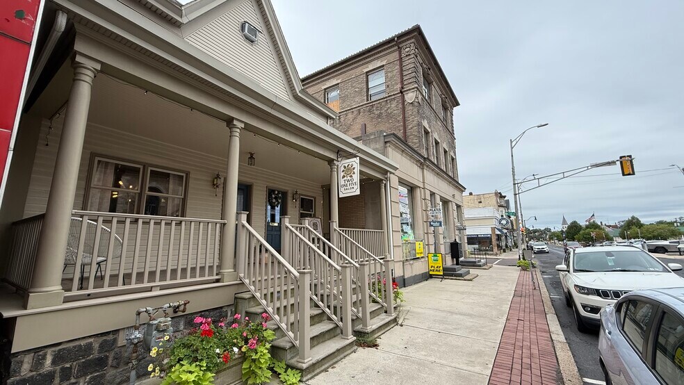 More Photos Of 242-248 W Broad St, Quakertown Office For Sale