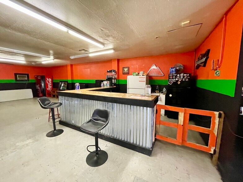 More Photos Of 1799 E 21st St, Merced Flex For Sale