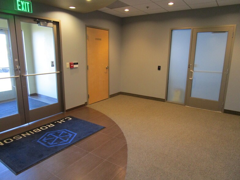 More Photos Of 1901 Kruchten Ct S, Sartell Office For Sale