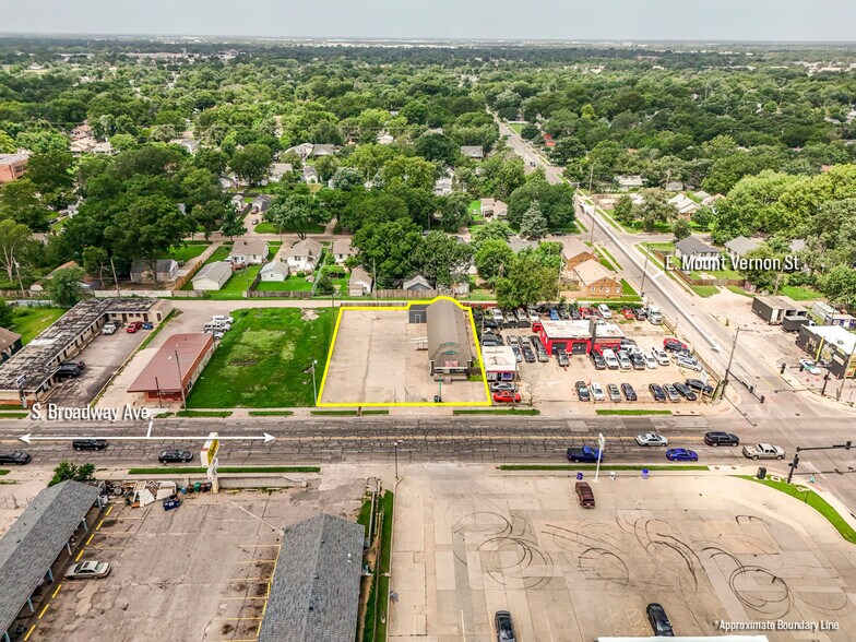 Primary Photo Of 2013 S Broadway St, Wichita Auto Dealership For Sale