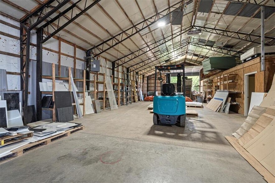 More Photos Of 909 McClure Ave, Lowell Service For Sale