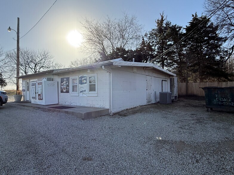 More Photos Of 203 E 8th St, Overbrook General Retail For Sale