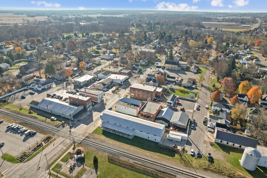 More Photos Of 14 W Depot St, Pataskala Showroom For Sale