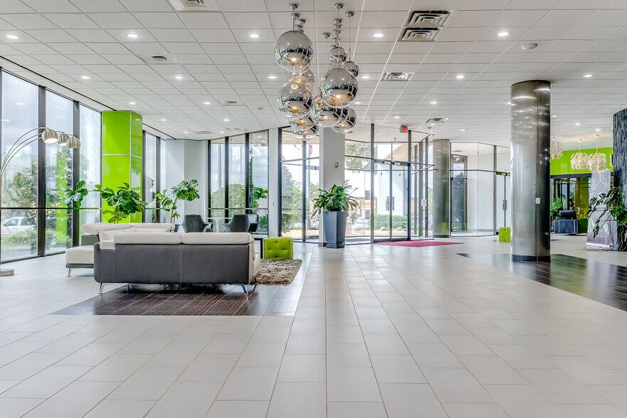 More Photos Of 2350 Valley View Ln, Dallas Loft Creative Space For Lease