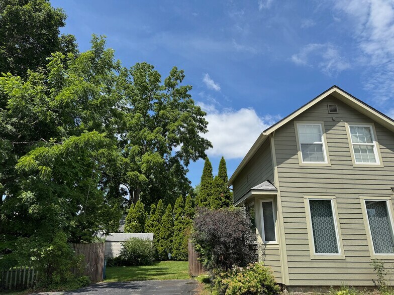 More Photos Of 5777 Summit St, Sylvania Specialty For Sale