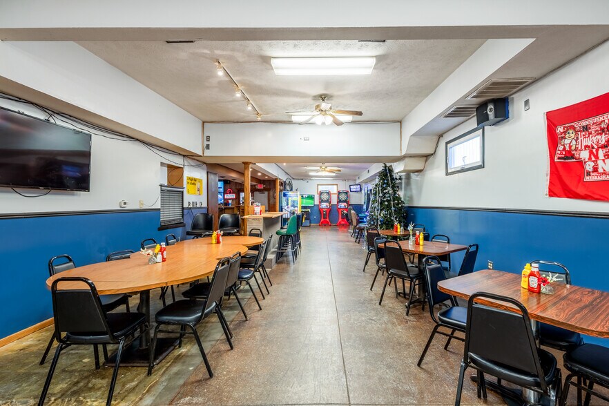 More Photos Of 1600 State St, Blair Restaurant For Sale