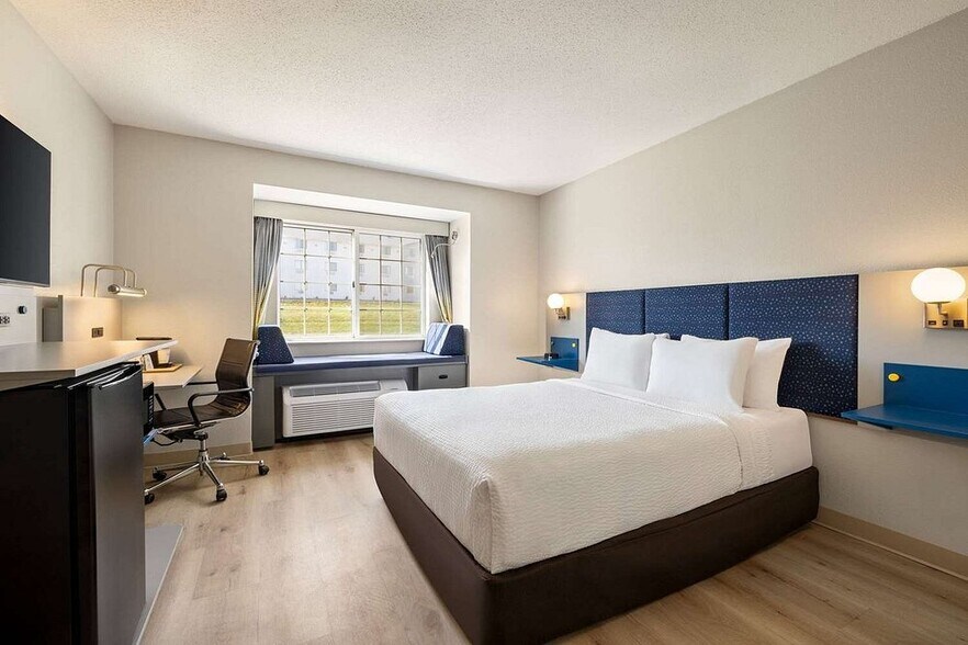 More Photos Of 424 20th S St, New Ulm Hotel For Sale