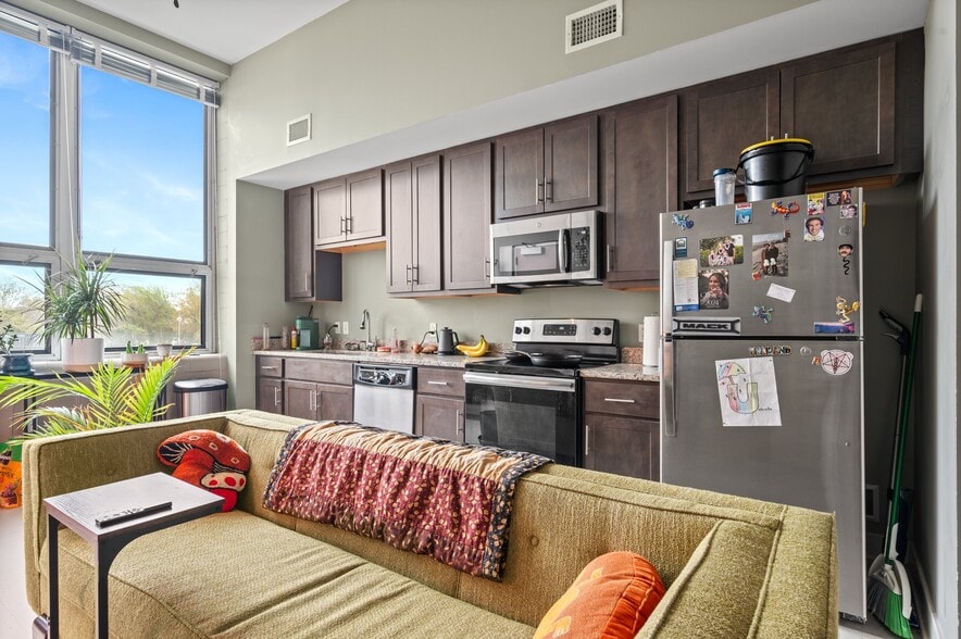 More Photos Of 200 Claremont Ave, Hampton Apartments For Sale