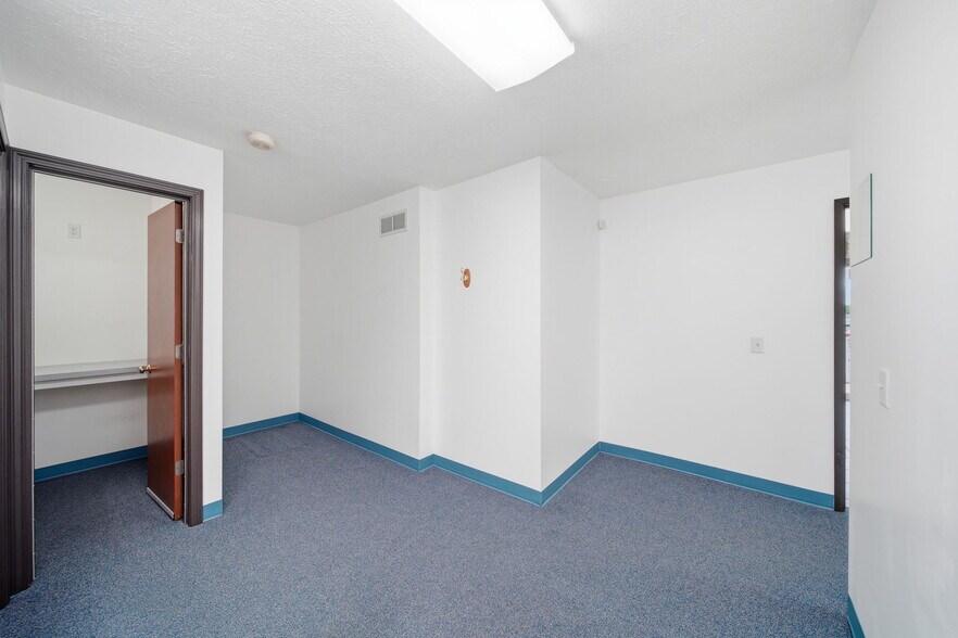 More Photos Of 3165 County Farm Rd, Jackson Storefront Retail Office For Sale
