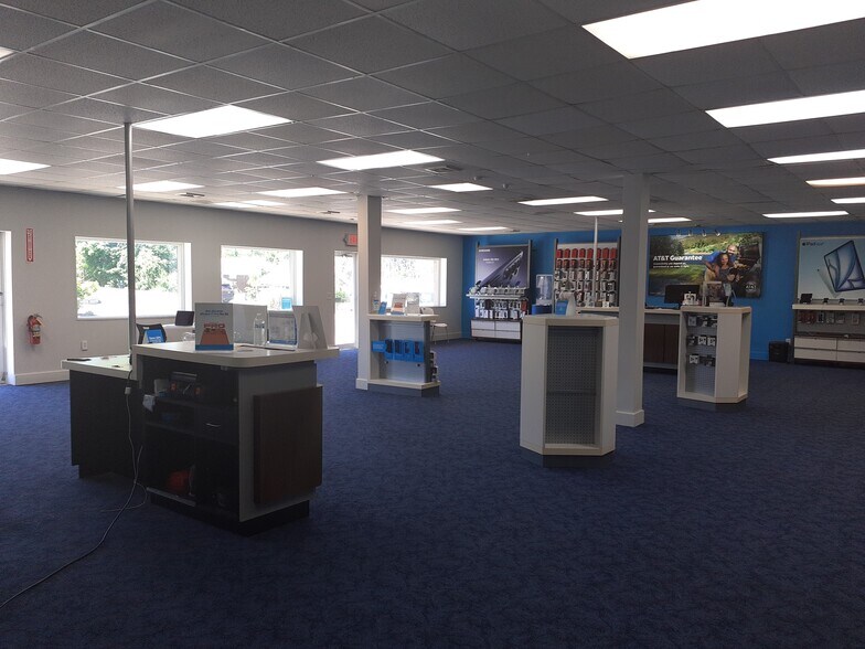 More Photos Of 520 NY-17M, Monroe Storefront Retail Office For Lease