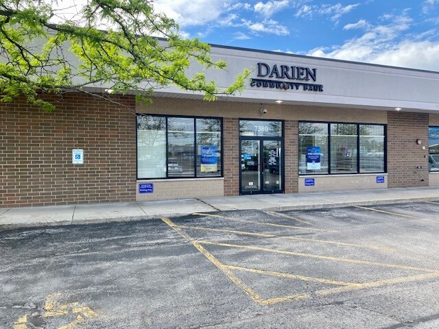 More Photos Of 7340-7380 Kingery Hwy, Darien Storefront For Lease