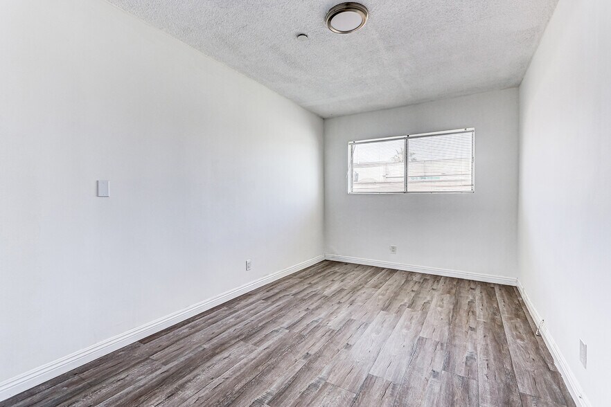 More Photos Of 2018 E La Palma Ave, Anaheim Apartments For Lease