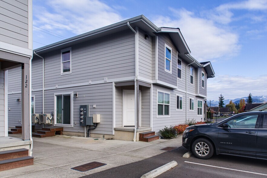 More Photos Of 1205 Boon St, Sumas Apartments For Sale