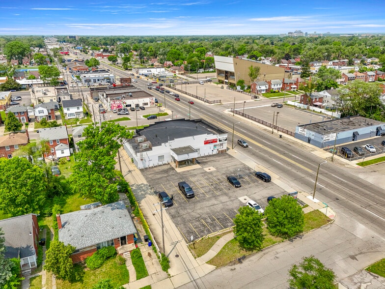 More Photos Of 13403 W 7 Mile Rd, Detroit Medical For Lease