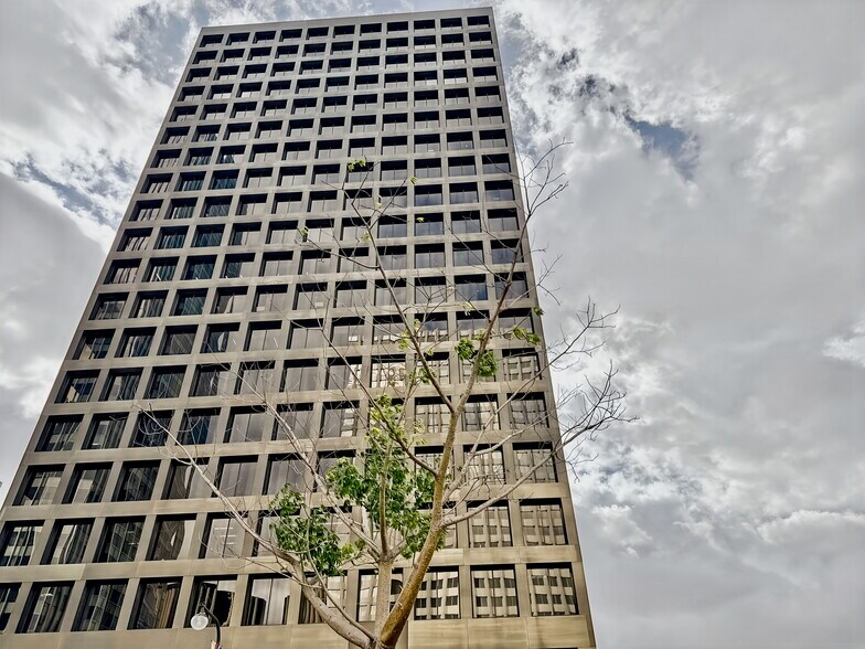 More Photos Of 1901 Avenue of the Stars, Los Angeles Coworking Space