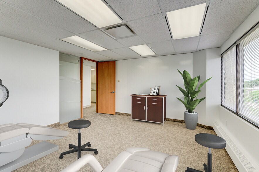 More Photos Of 4723 1st St SW, Calgary Office For Sale