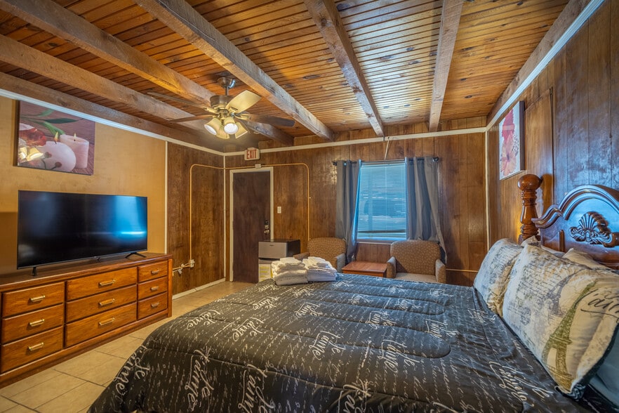 More Photos Of 2306 Sudderth Dr, Ruidoso General Retail For Sale