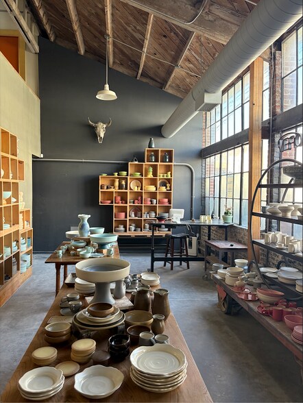 More Photos Of 5743 Horton St, Emeryville General Retail For Lease