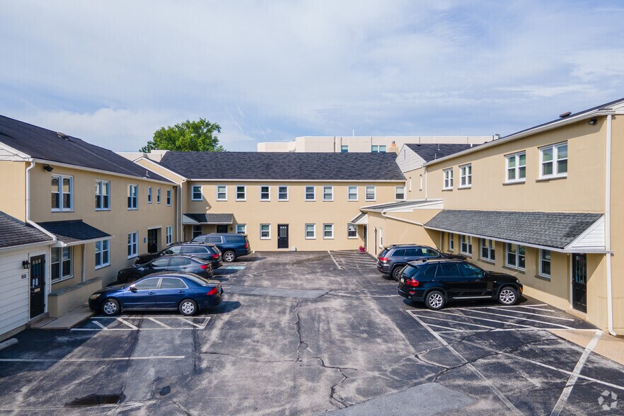 More Photos Of 237 W Lancaster Ave, Devon Office For Lease