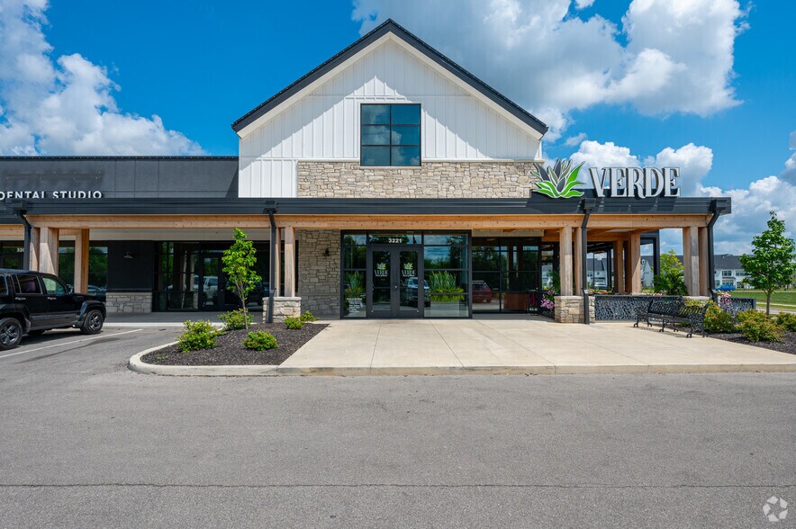 More Photos Of 3091 S US 421, Zionsville Storefront For Sale