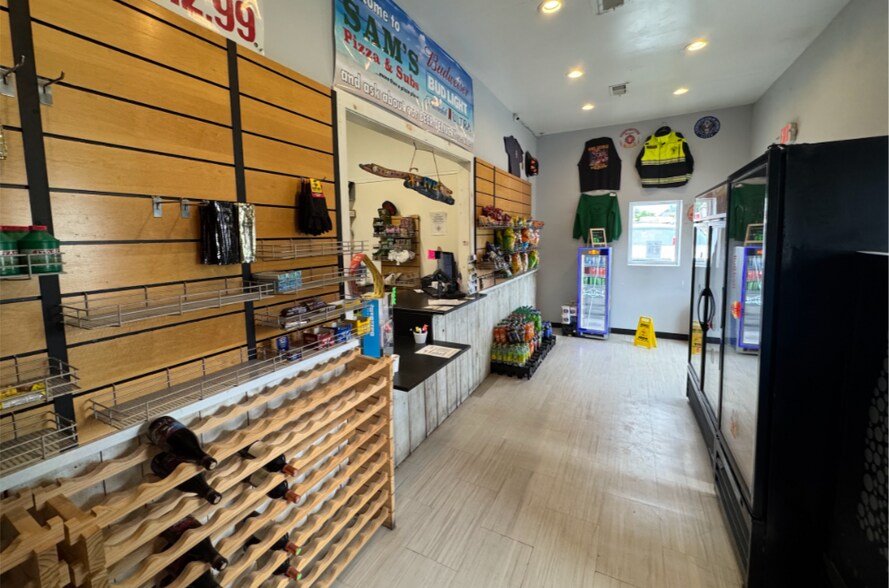 More Photos Of 6072-6078 Riverview Dr, King George Restaurant For Lease