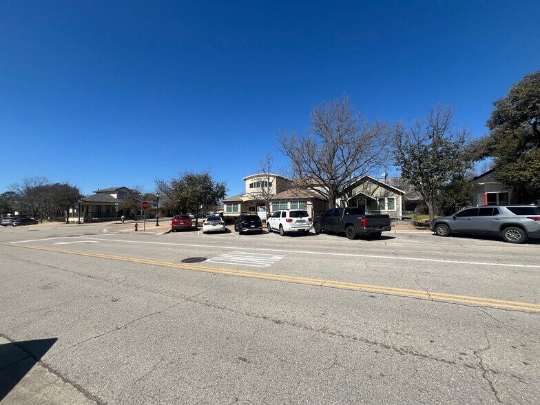 More Photos Of 310 W Main Ave, Round Rock Office For Sale