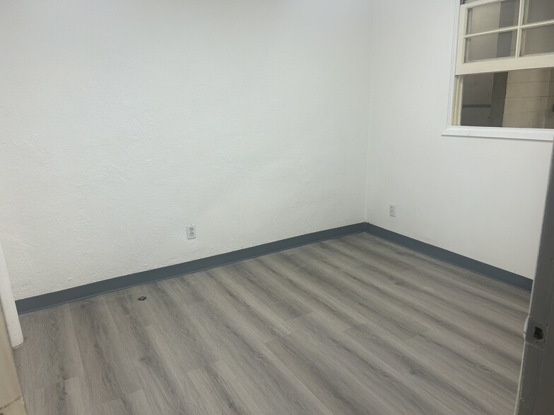 More Photos Of 1026 S Gerhart Ave, Commerce Warehouse For Sale