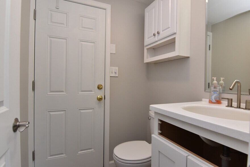 More Photos Of 18355 Coastal Hwy, Lewes Office For Lease