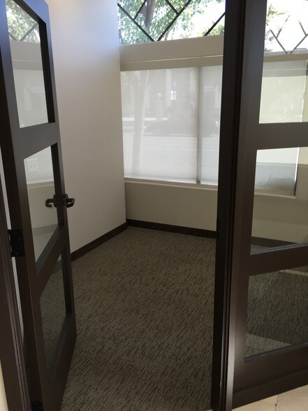 More Photos Of 650 San Benito St, Hollister Freestanding For Lease