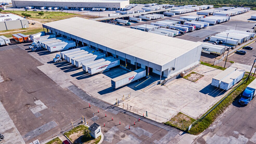 More Photos Of 13806 N Unitec Dr, Laredo Warehouse For Lease