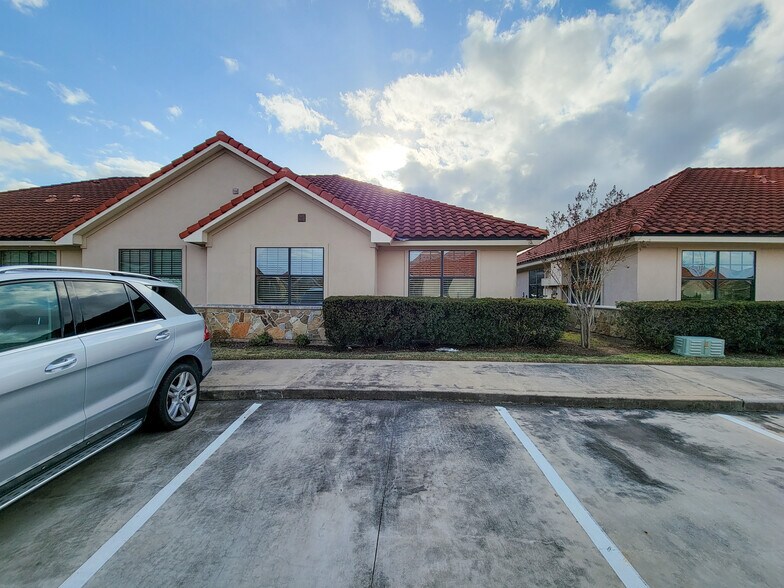 More Photos Of 4502 Riverstone Blvd, Missouri City Medical For Lease