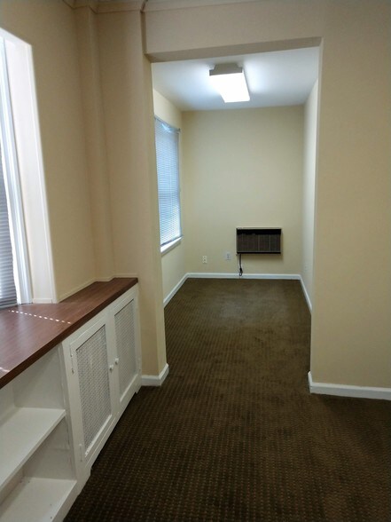 More Photos Of 64 Hilton Ave, Hempstead Office Residential For Lease