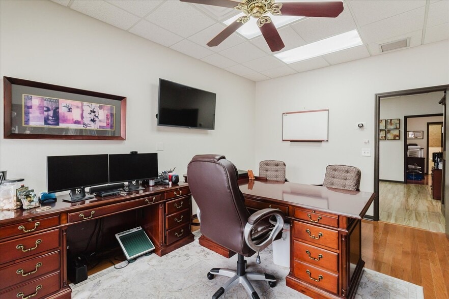 More Photos Of 611 Druid Rd E, Clearwater Office For Sale