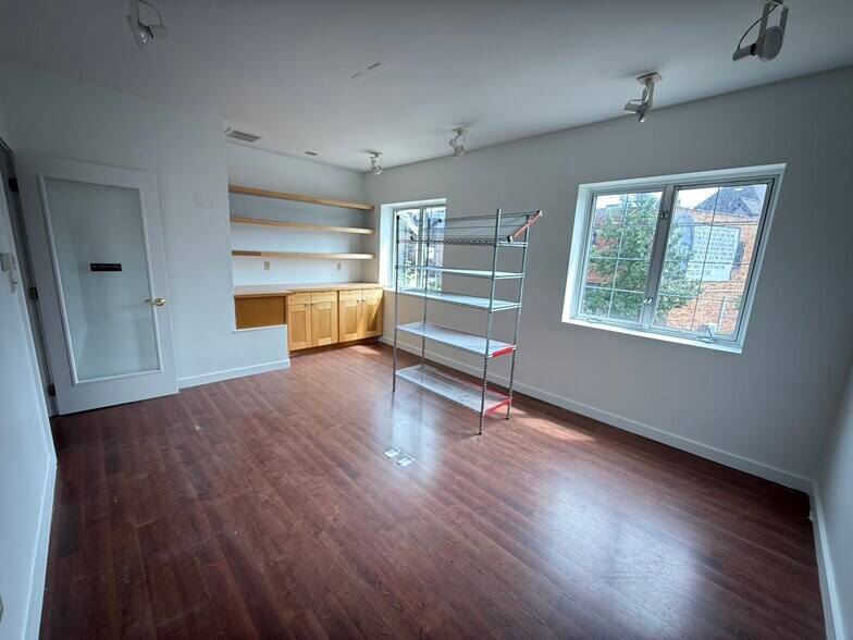More Photos Of 5423 Penn Ave, Pittsburgh Office For Sale