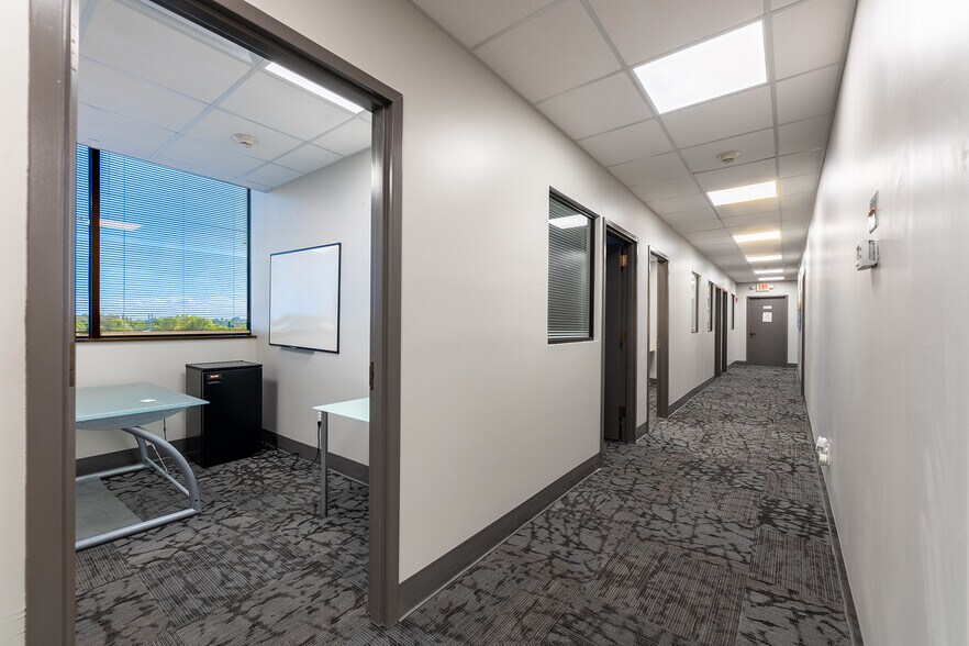More Photos Of 2081 SE Ocean Blvd, Stuart Office For Sale