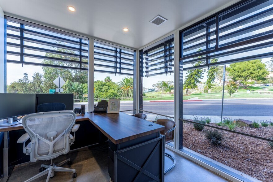 More Photos Of 2333 State St, Carlsbad Medical For Lease
