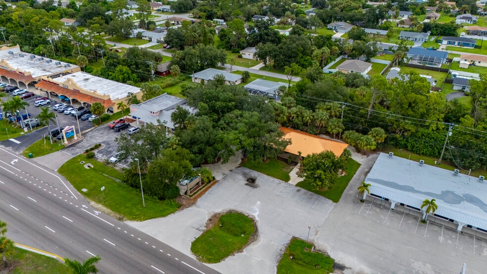 More Photos Of 2716 Tamiami Trl, Port Charlotte Freestanding For Sale
