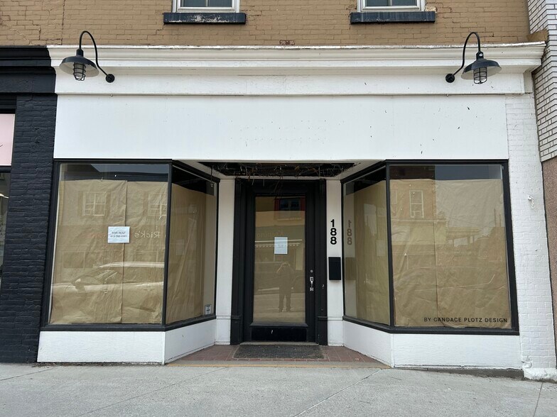 More Photos Of 188-190 Raglan St S, Renfrew Storefront Retail Office For Lease