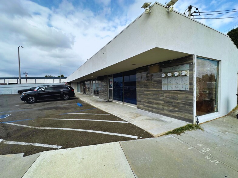 More Photos Of 2329-2335 W Sequoia Ave, Anaheim General Retail For Sale