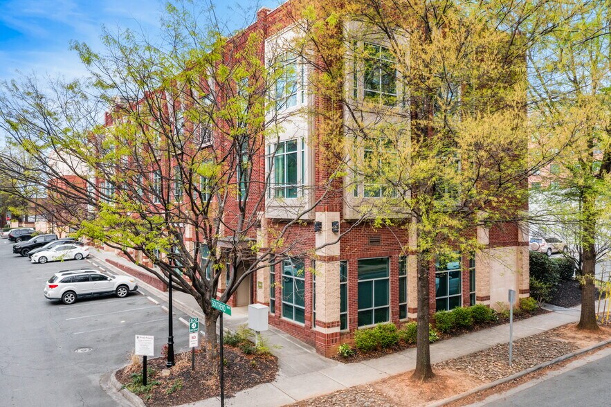 More Photos Of 2133 Southend Dr, Charlotte Apartments For Lease